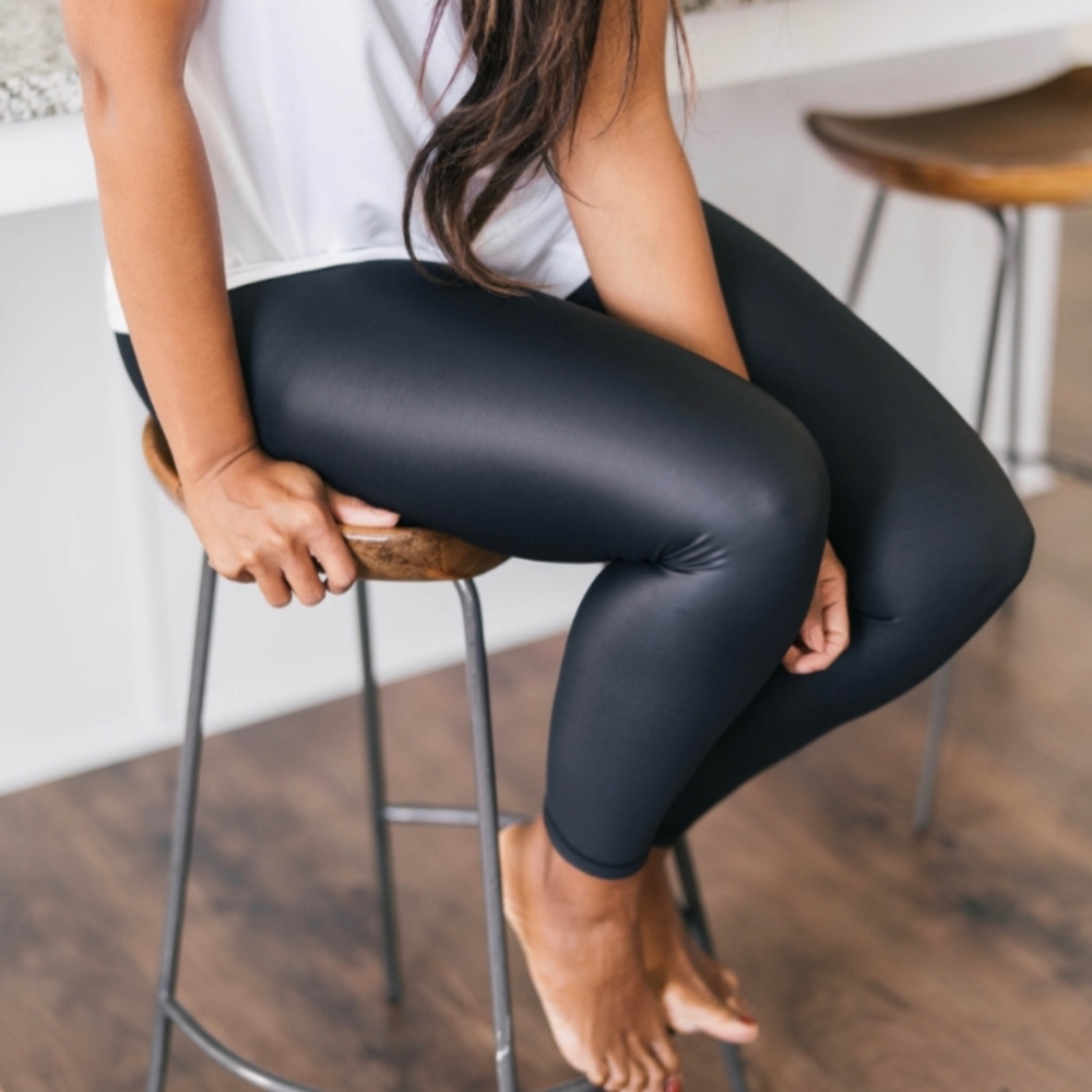 Zyia Black Metallic light n Tight Hi-Rise size 4